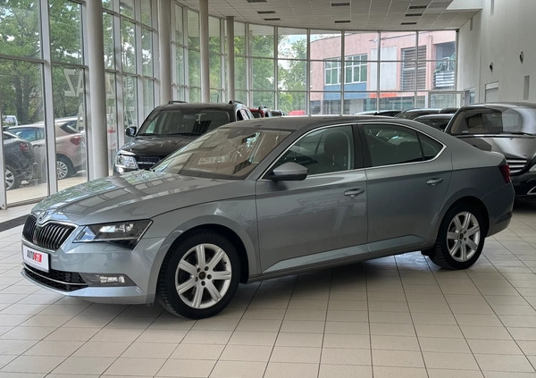 Skoda Superb cena 94900 przebieg: 128200, rok produkcji 2018 z Działoszyce małe 781